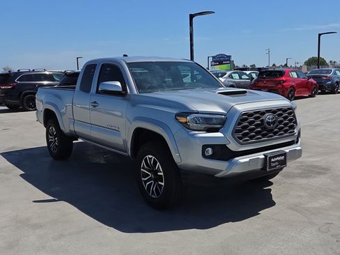 Used 2022 Toyota Tacoma TRD Sport w/ TRD Premium Sport Package RWD image 4
