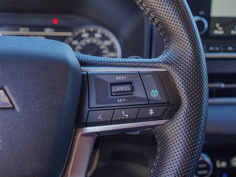 Used 2022 Mitsubishi Outlander SEL image 14