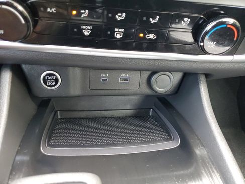 Used 2023 Nissan Rogue S FWD image 23