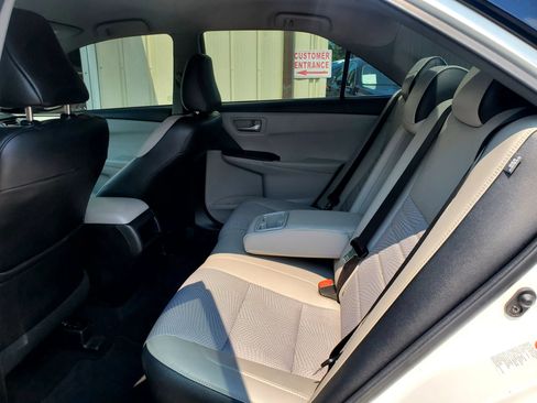 Used 2017 Toyota Camry SE FWD image 27