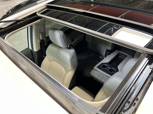 Used 2024 Honda Pilot Touring image 23