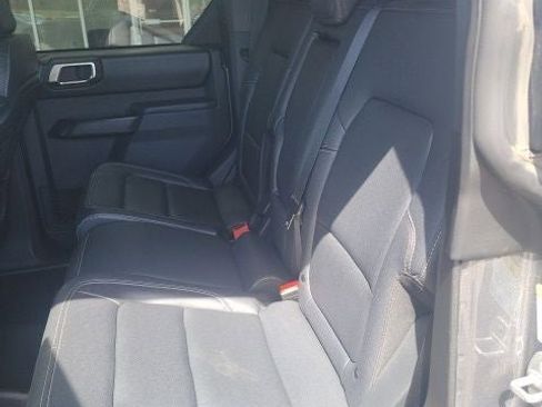 Used 2025 Ford Bronco Badlands image 9