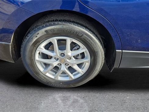 Used 2023 Chevrolet Equinox LS w/ LS Convenience Package image 18