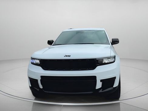 Used 2025 Jeep Grand Cherokee L Laredo image 7