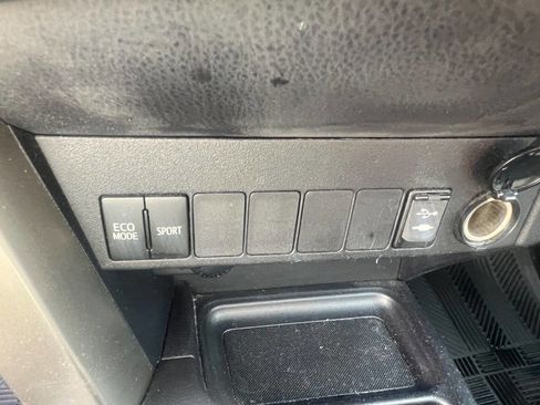 Used 2013 Toyota RAV4 XLE AWD/4WD image 13