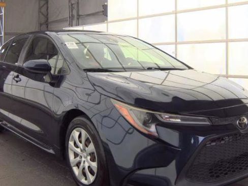 Used 2020 Toyota Corolla LE FWD image 4