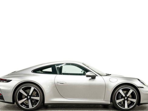 Used 2025 Porsche 911 Carrera image 2
