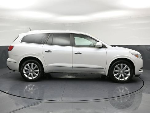 Used 2017 Buick Enclave Premium image 29