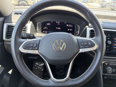 Used 2023 Volkswagen Atlas SE w/ Panoramic Sunroof Package FWD image 34