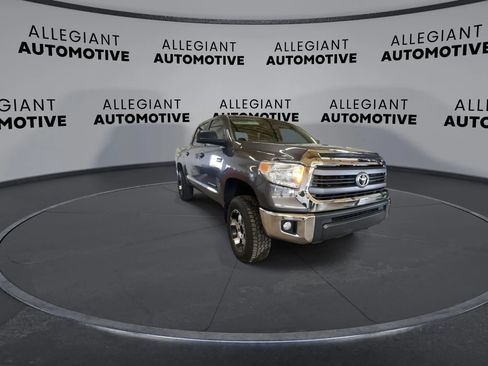 Used 2015 Toyota Tundra SR5 w/ SR5 Upgrade Package AWD/4WD image 4