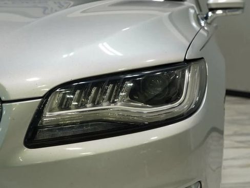 Used 2017 Lincoln MKZ Select w/ Climate Package FWD image 5