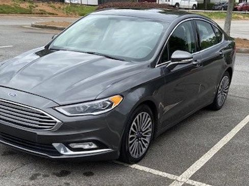 Used 2017 Ford Fusion SE w/ Equipment Group 202A AWD/4WD image 1