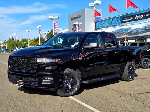 New 2026 RAM 1500 Express AWD/4WD image 3