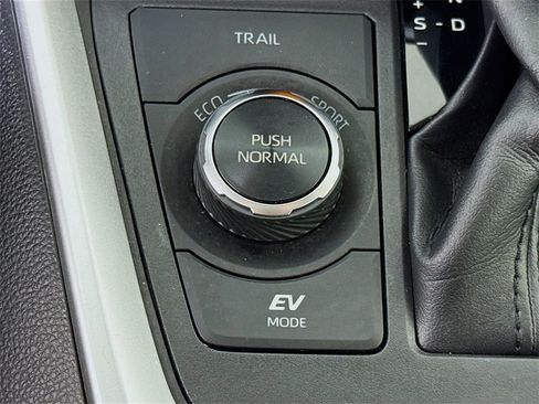 Certified 2021 Toyota RAV4 XLE image 12