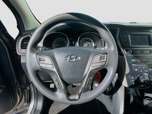 Used 2017 Hyundai Santa Fe Sport image 8