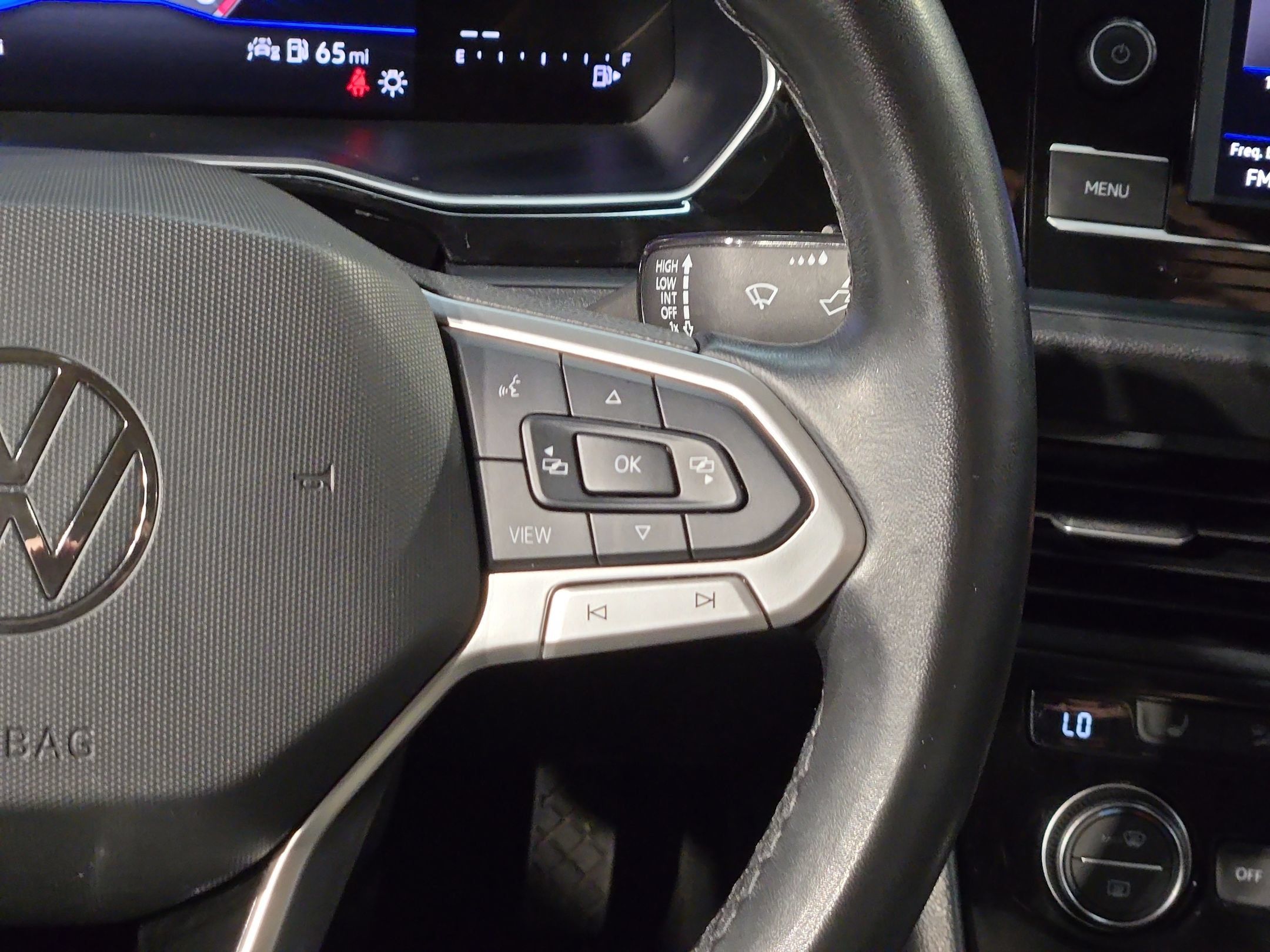 Used 2024 Volkswagen Jetta SE FWD image 28
