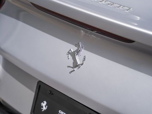 Used 2022 Ferrari 812 GTS RWD image 12