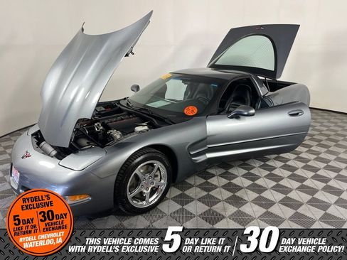 Used 2004 Chevrolet Corvette Coupe RWD image 13