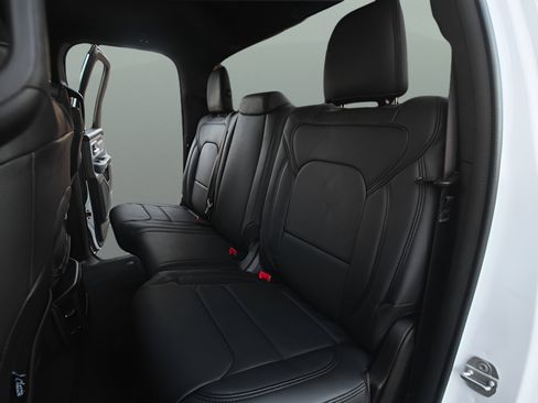 Used 2022 RAM 1500 Big Horn AWD/4WD image 13