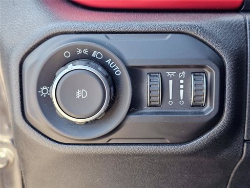 Used 2021 Jeep Wrangler Unlimited Rubicon AWD/4WD image 19