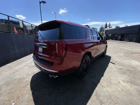 Used 2024 GMC Yukon XL Denali AWD/4WD image 6