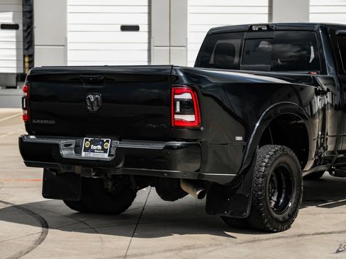 Used 2022 RAM 3500 Laramie w/ Night Edition image 18