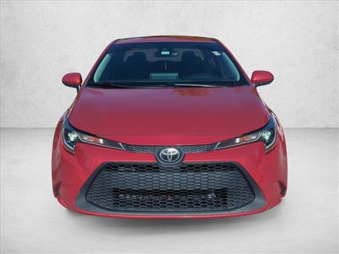Used 2021 Toyota Corolla LE image 3