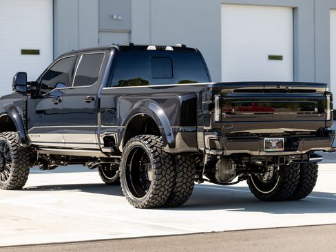 Used 2025 Ford F450 Platinum AWD/4WD image 22