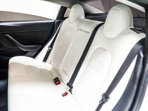 Used 2021 Tesla Model 3 Standard Range Plus image 32