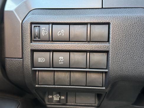 Used 2026 Toyota Tacoma SR5 w/ SR5 Upgrade Package AWD/4WD image 31
