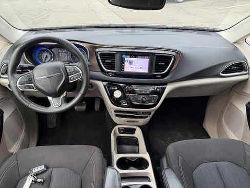 Used 2023 Chrysler Voyager LX FWD image 36