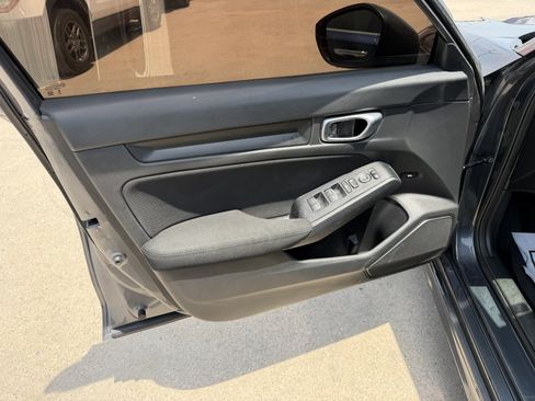 Used 2023 Honda Civic Sport image 9
