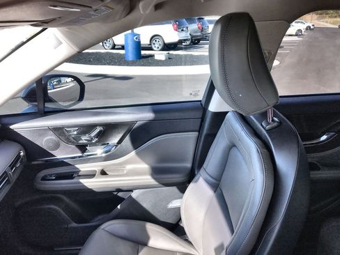 Used 2024 Lincoln Corsair AWD image 23