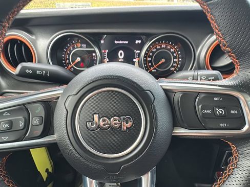 Used 2023 Jeep Gladiator Mojave w/ LED Lighting Group AWD/4WD image 25