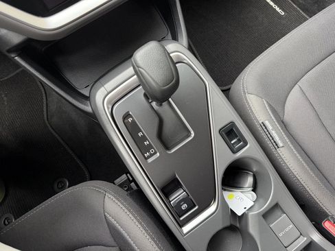 Used 2025 Subaru Crosstrek 2.0i Premium image 19