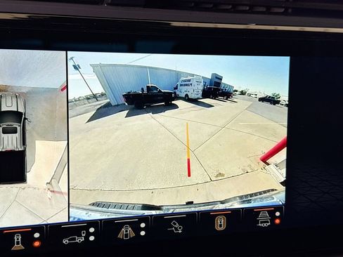 Used 2024 GMC Sierra 2500 Denali Ultimate image 12