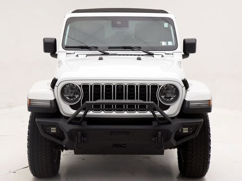 Used 2024 Jeep Wrangler Sahara w/ Technology Group image 5