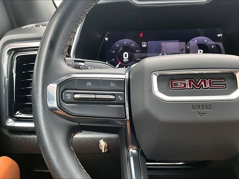 Used 2024 GMC Canyon AT4 image 11