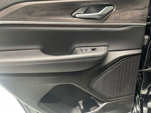 Used 2023 Jeep Grand Cherokee Limited image 24