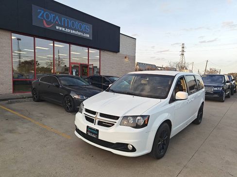 Used 2019 Dodge Grand Caravan GT FWD image 2
