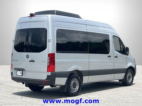 Used 2024 Mercedes-Benz Sprinter 2500 image 3