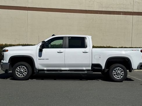 Used 2025 Chevrolet Silverado 2500 LT w/ Convenience Package image 7