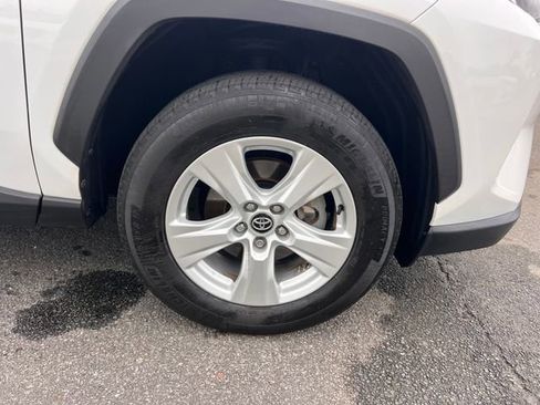 Used 2020 Toyota RAV4 XLE FWD image 31