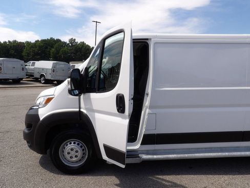 Used 2025 RAM ProMaster 2500 w/ U-Haul Equipment Group FWD image 13