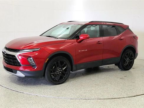 Used 2024 Chevrolet Blazer LT w/ Convenience Package AWD/4WD image 2