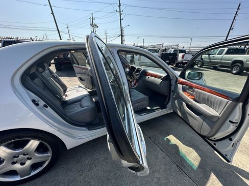 Used 2006 Lexus LS 430 RWD image 46