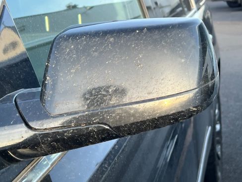 Used 2016 GMC Yukon Denali image 9