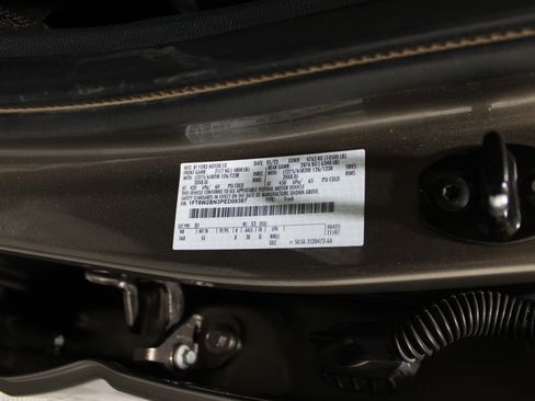 Used 2023 Ford F250 Lariat w/ Chrome Package image 44