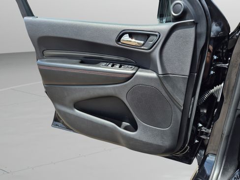 Used 2025 Dodge Durango GT RWD image 25