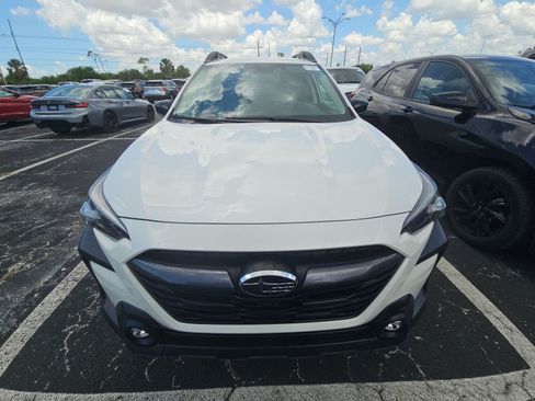 Used 2024 Subaru Outback Premium AWD/4WD image 6